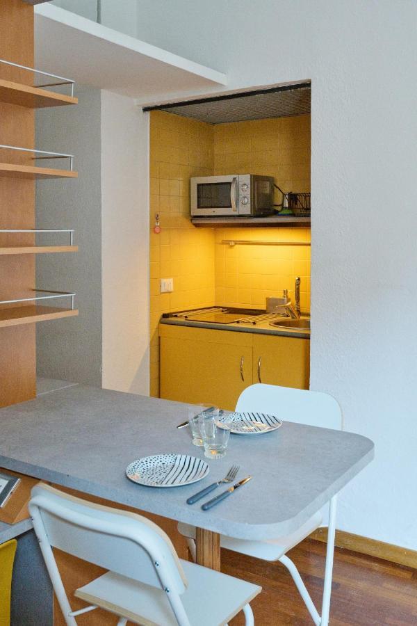 Artist Nadia'S Apartment In Porta Vercellina Milan Exterior photo