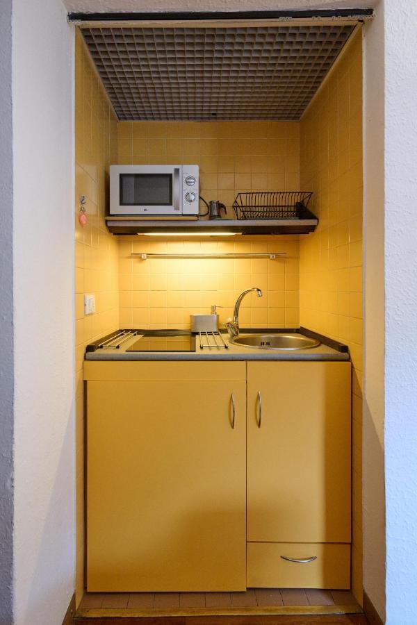 Artist Nadia'S Apartment In Porta Vercellina Milan Exterior photo